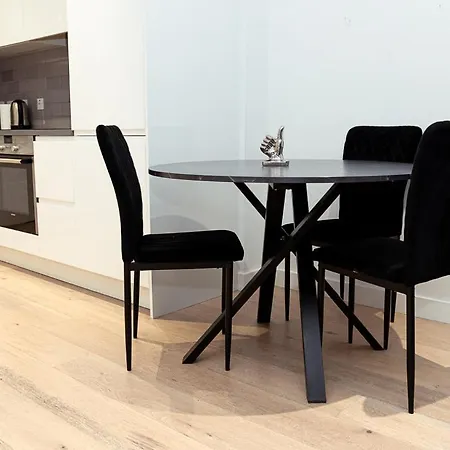 Luxury 1-Bedroom Escape